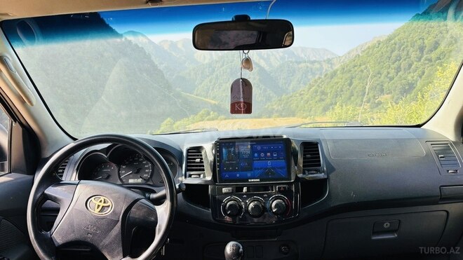 Toyota Hilux 2013, 305,000 km - 2.5 l - Bakı