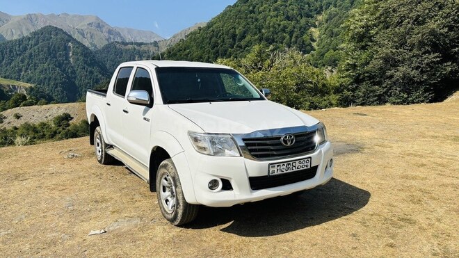 Toyota Hilux 2013, 305,000 km - 2.5 l - Bakı