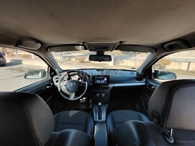 Opel Astra 2006, 300,000 km - 1.8 l - Qusar