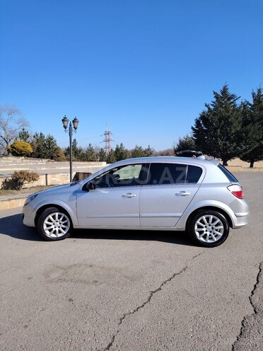 Opel Astra 2006, 300,000 km - 1.8 l - Qusar