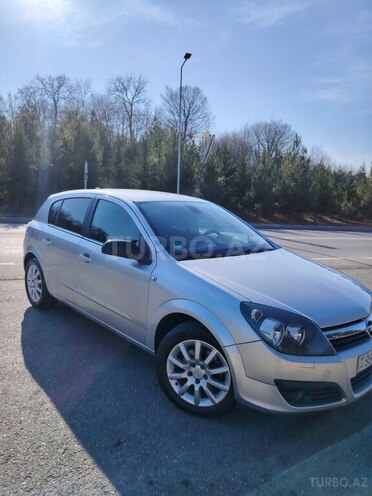 Opel Astra 2006, 300,000 km - 1.8 l - Qusar