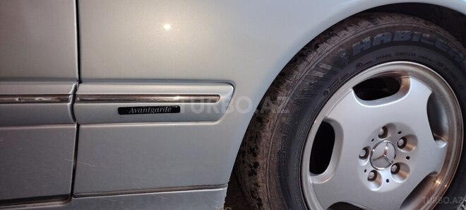 Mercedes E 240 2001, 320,000 km - 2.4 l - Şəmkir