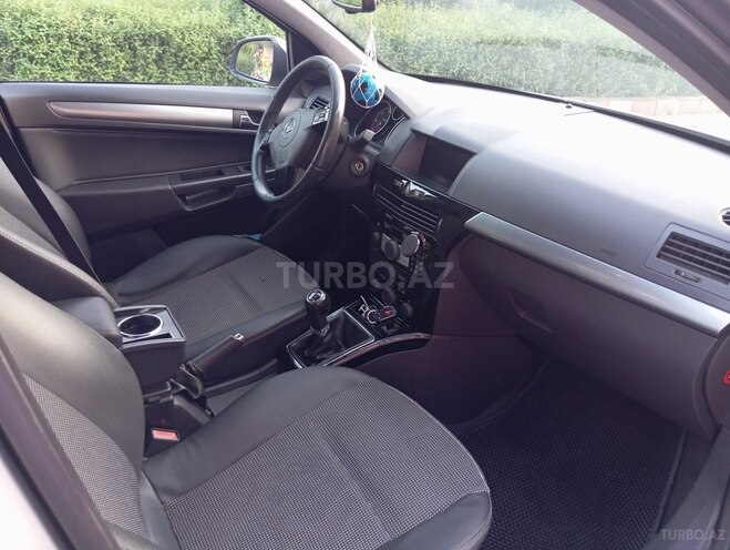 Opel Astra 2009, 300,000 km - 1.3 l - Masallı