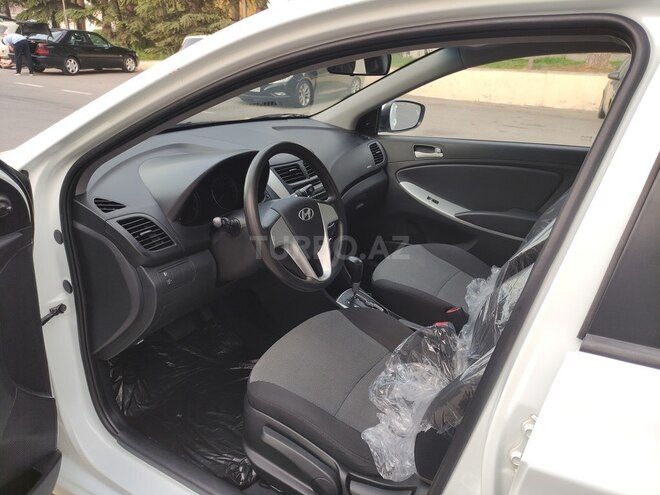 Hyundai Accent 2013, 18,500 km - 1.4 л - Bakı