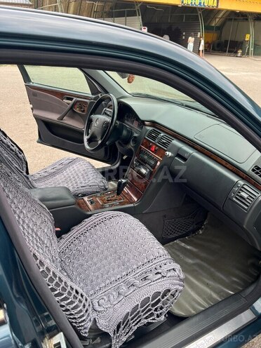Mercedes E 240 2000, 355,000 km - 2.4 l - Gəncə