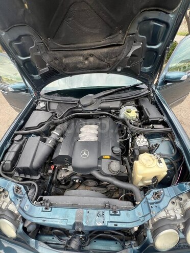 Mercedes E 240 2000, 355,000 km - 2.4 l - Gəncə