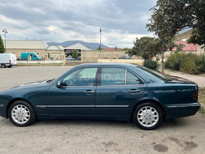 Mercedes E 240 2000, 355,000 km - 2.4 l - Gəncə