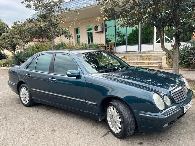 Mercedes E 240 2000, 355,000 km - 2.4 l - Gəncə