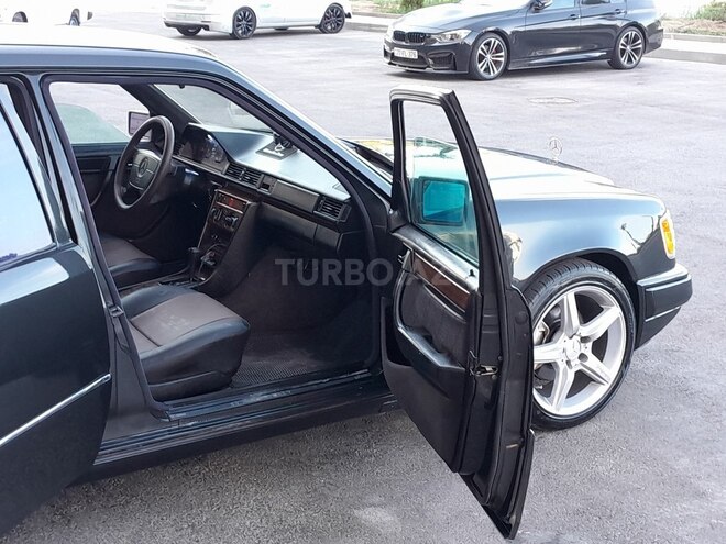 Mercedes E 220 1994, 312,525 km - 2.2 l - Sumqayıt