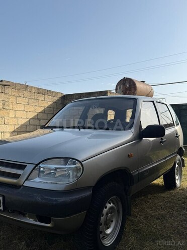 Chevrolet Niva 2008, 193,000 km - 1.7 l - Quba