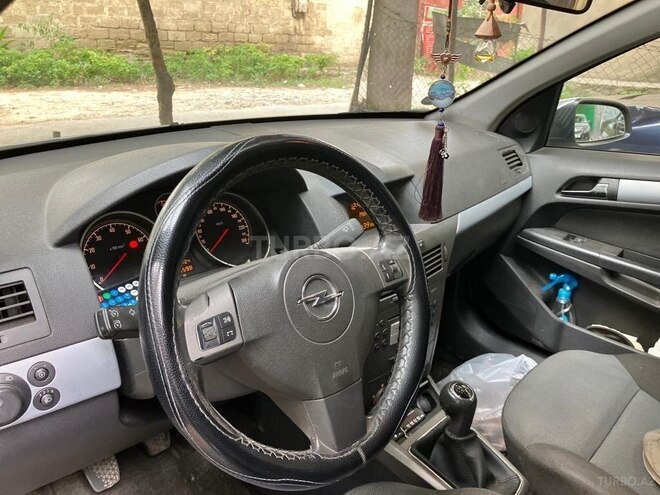 Opel Astra 2004, 231,000 km - 1.4 l - Bakı