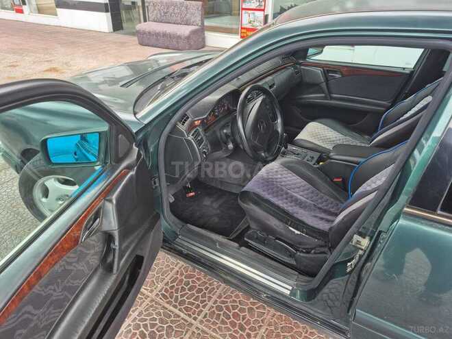 Mercedes E 240 1998, 234,123 km - 2.4 l - Bakı