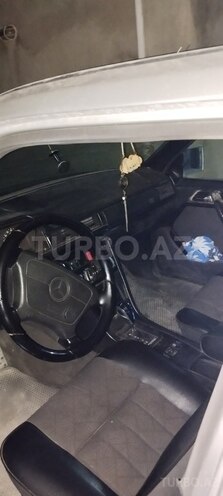 Mercedes E 220 1994, 483,470 km - 2.2 l - Bakı
