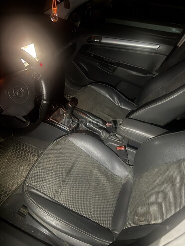 Opel Astra 2008, 260,000 km - 1.4 л - Bakı