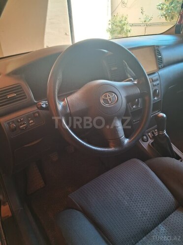 Toyota Corolla 2005, 310,000 km - 1.4 l - Bakı