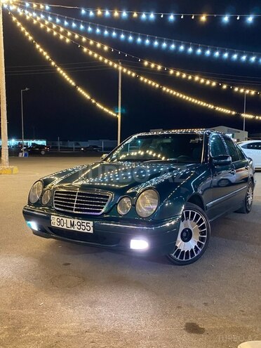 Mercedes E 220 2001, 297,000 km - 2.2 l - Bakı