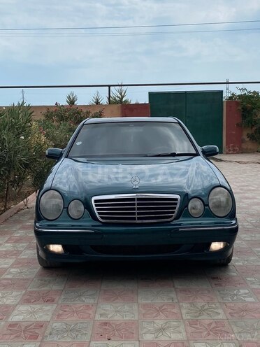 Mercedes E 220 2001, 297,000 km - 2.2 l - Bakı