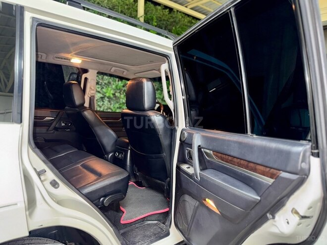 Mitsubishi Pajero 2011, 223,846 km - 3.5 l - Bakı