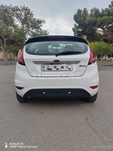 Ford Fiesta 2010, 280,000 km - 1.4 л - Bakı