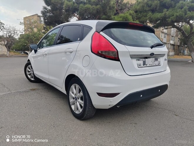 Ford Fiesta 2010, 280,000 km - 1.4 л - Bakı