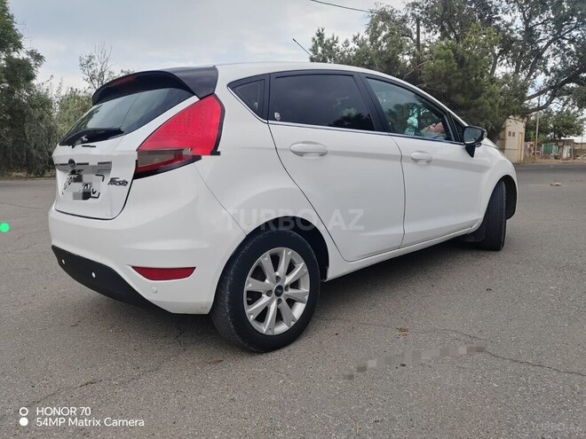 Ford Fiesta 2010, 280,000 km - 1.4 л - Bakı