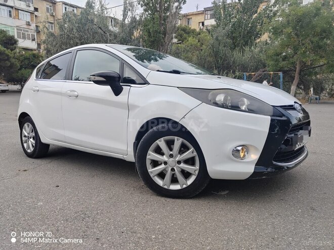 Ford Fiesta 2010, 280,000 km - 1.4 л - Bakı
