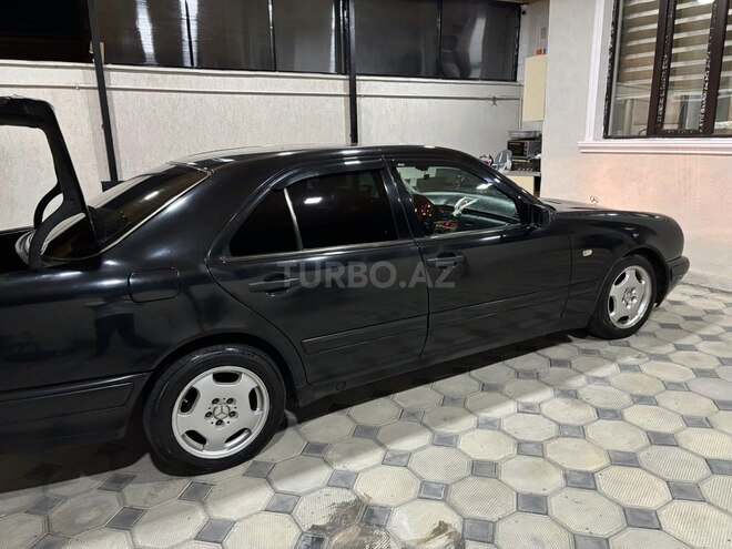 Mercedes E 200 1999, 518,200 km - 2.0 l - Zaqatala