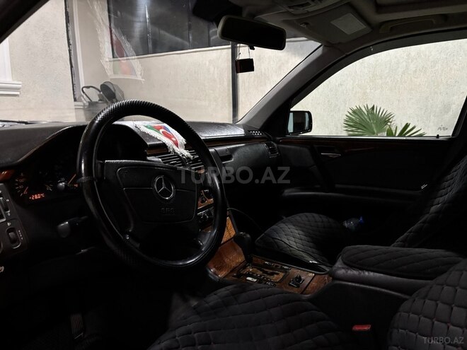 Mercedes E 200 1999, 518,200 km - 2.0 l - Zaqatala