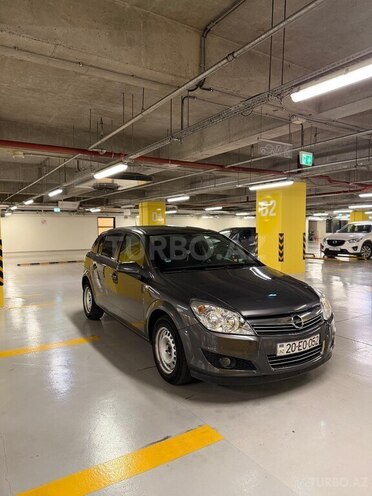 Opel Astra 2009, 200,000 km - 1.4 l - Gəncə