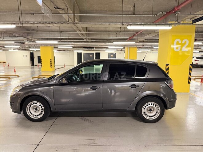 Opel Astra 2009, 200,000 km - 1.4 l - Gəncə