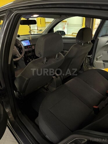 Opel Astra 2009, 200,000 km - 1.4 l - Gəncə