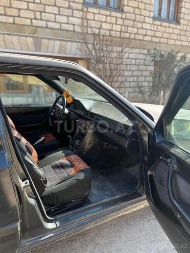 Mercedes 250 D 1987, 320,000 km - 2.5 l - Qazax