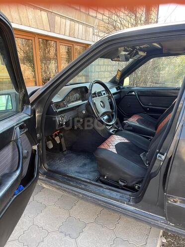 Mercedes 250 D 1987, 320,000 km - 2.5 l - Qazax