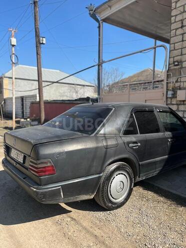 Mercedes 250 D 1987, 320,000 km - 2.5 l - Qazax