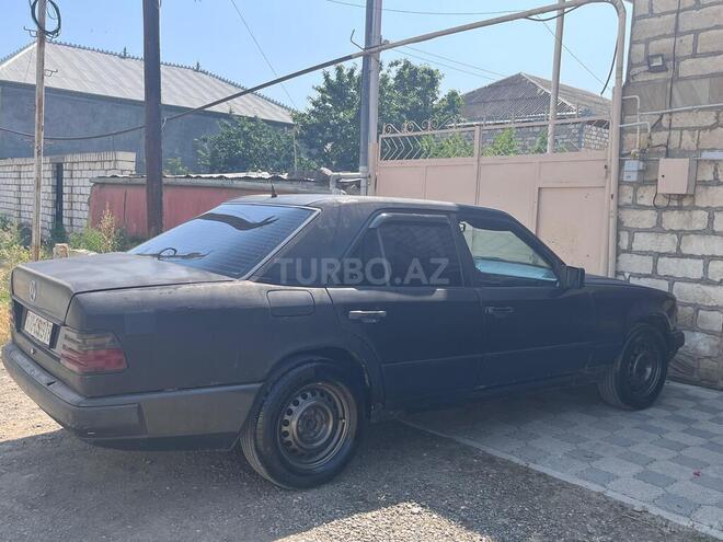 Mercedes 250 D 1987, 320,000 km - 2.5 l - Qazax