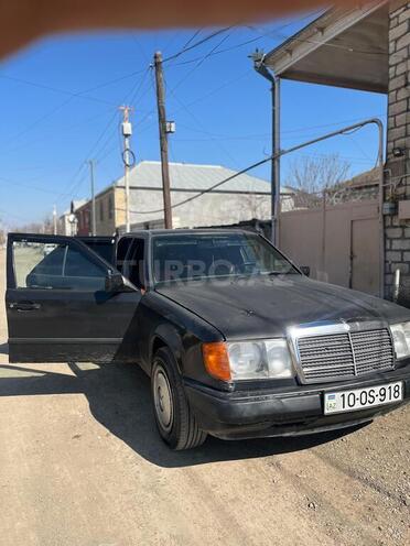 Mercedes 250 D 1987, 320,000 km - 2.5 l - Qazax