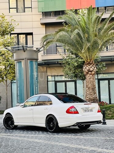 Mercedes E 320 2004, 273,000 km - 3.2 l - Bakı