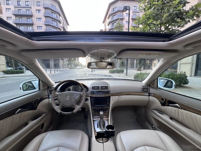 Mercedes E 320 2004, 273,000 km - 3.2 l - Bakı