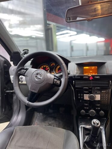 Opel Astra 2009, 243,000 km - 1.6 l - Bakı