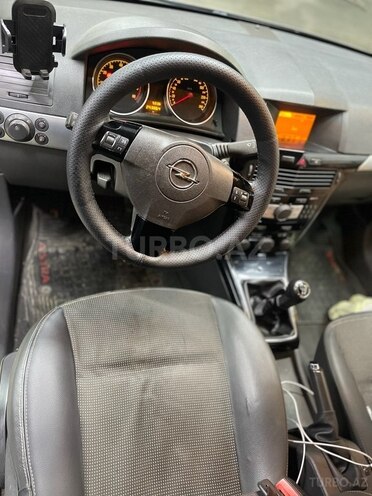 Opel Astra 2009, 243,000 km - 1.6 l - Bakı