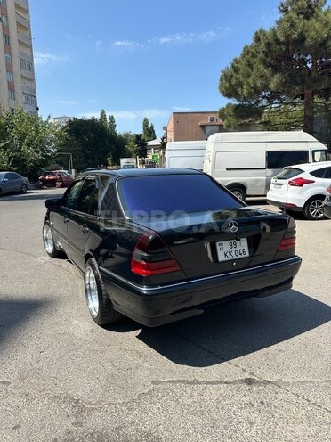 Mercedes C 240 1998, 221,574 km - 2.4 l - Bakı