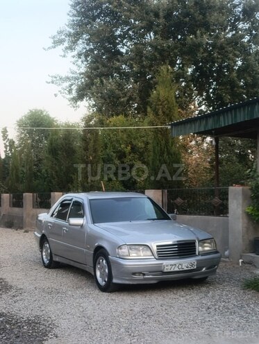 Mercedes E 220 1995, 478,065 km - 2.2 l - Sabirabad