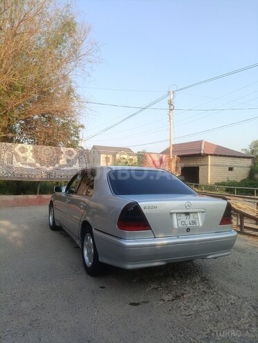 Mercedes E 220 1995, 478,065 km - 2.2 l - Sabirabad