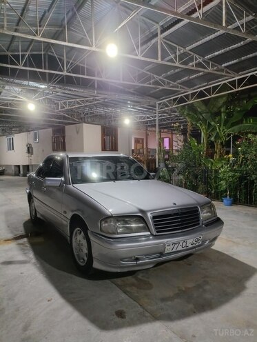 Mercedes E 220 1995, 478,065 km - 2.2 l - Sabirabad
