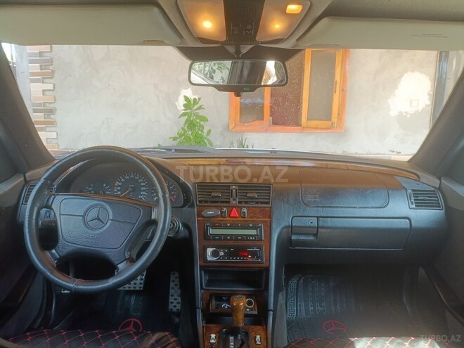 Mercedes E 220 1995, 478,065 km - 2.2 l - Sabirabad