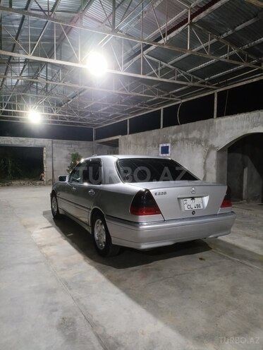Mercedes E 220 1995, 478,065 km - 2.2 l - Sabirabad