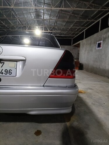 Mercedes E 220 1995, 478,065 km - 2.2 l - Sabirabad