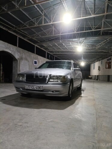 Mercedes E 220 1995, 478,065 km - 2.2 l - Sabirabad