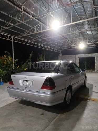 Mercedes E 220 1995, 478,065 km - 2.2 l - Sabirabad