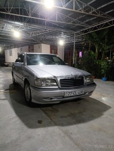 Mercedes E 220 1995, 478,065 km - 2.2 l - Sabirabad